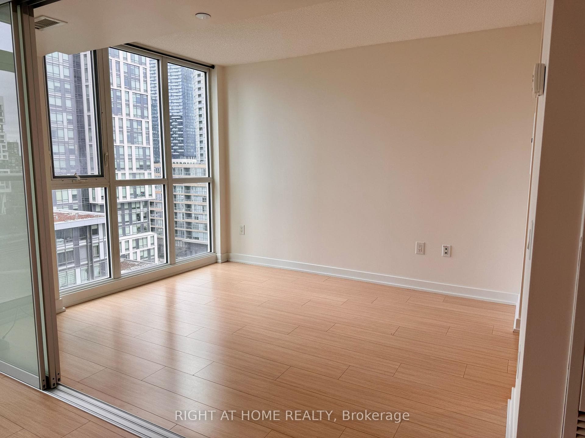 85 Queens Wharf Road Unit 1209 photo 13