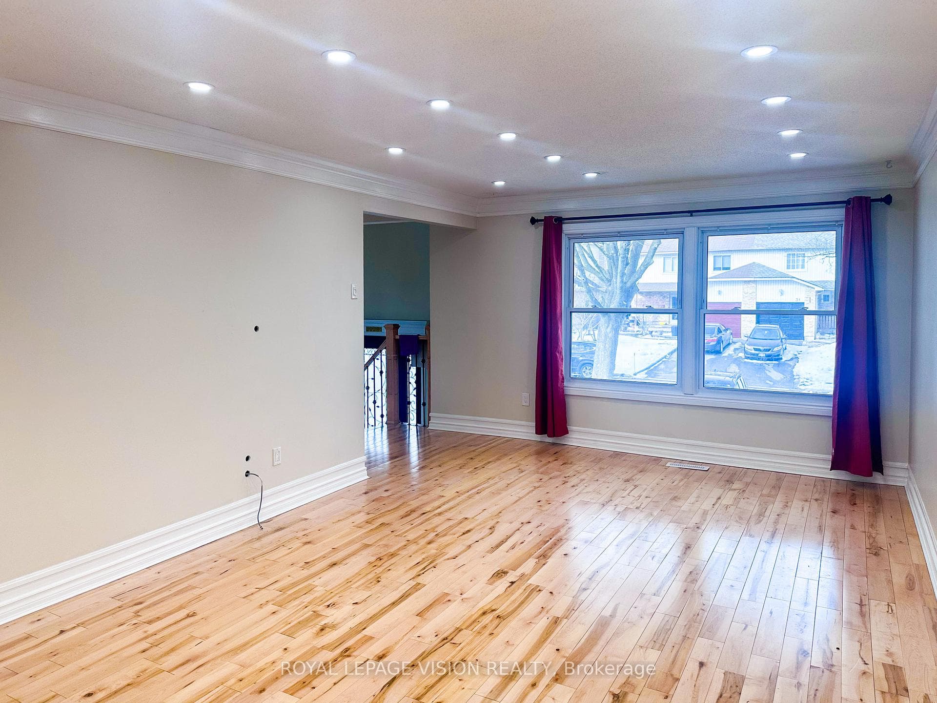 32 Goldring Drive photo 8