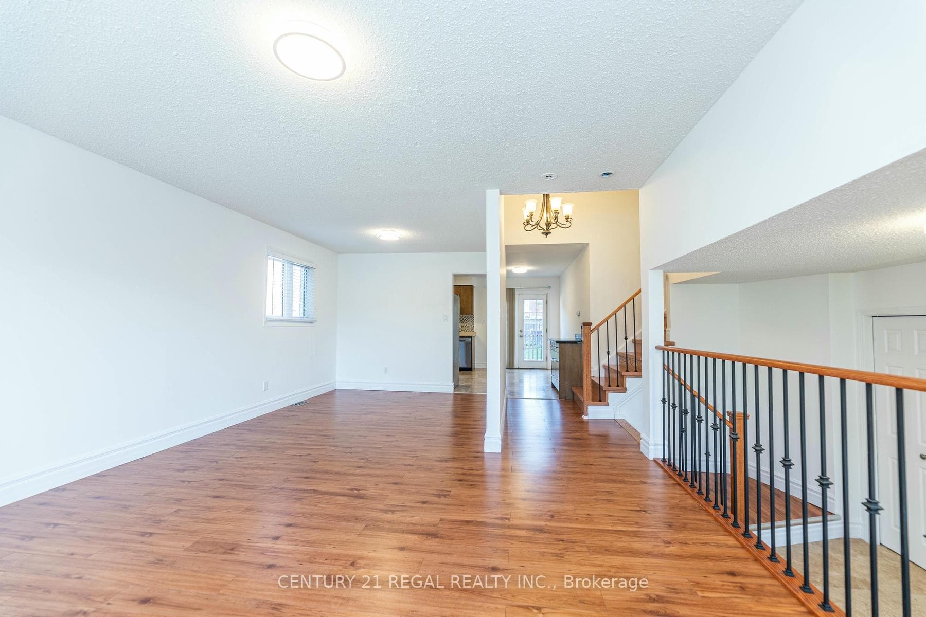 88 Overbank Drive photo 4
