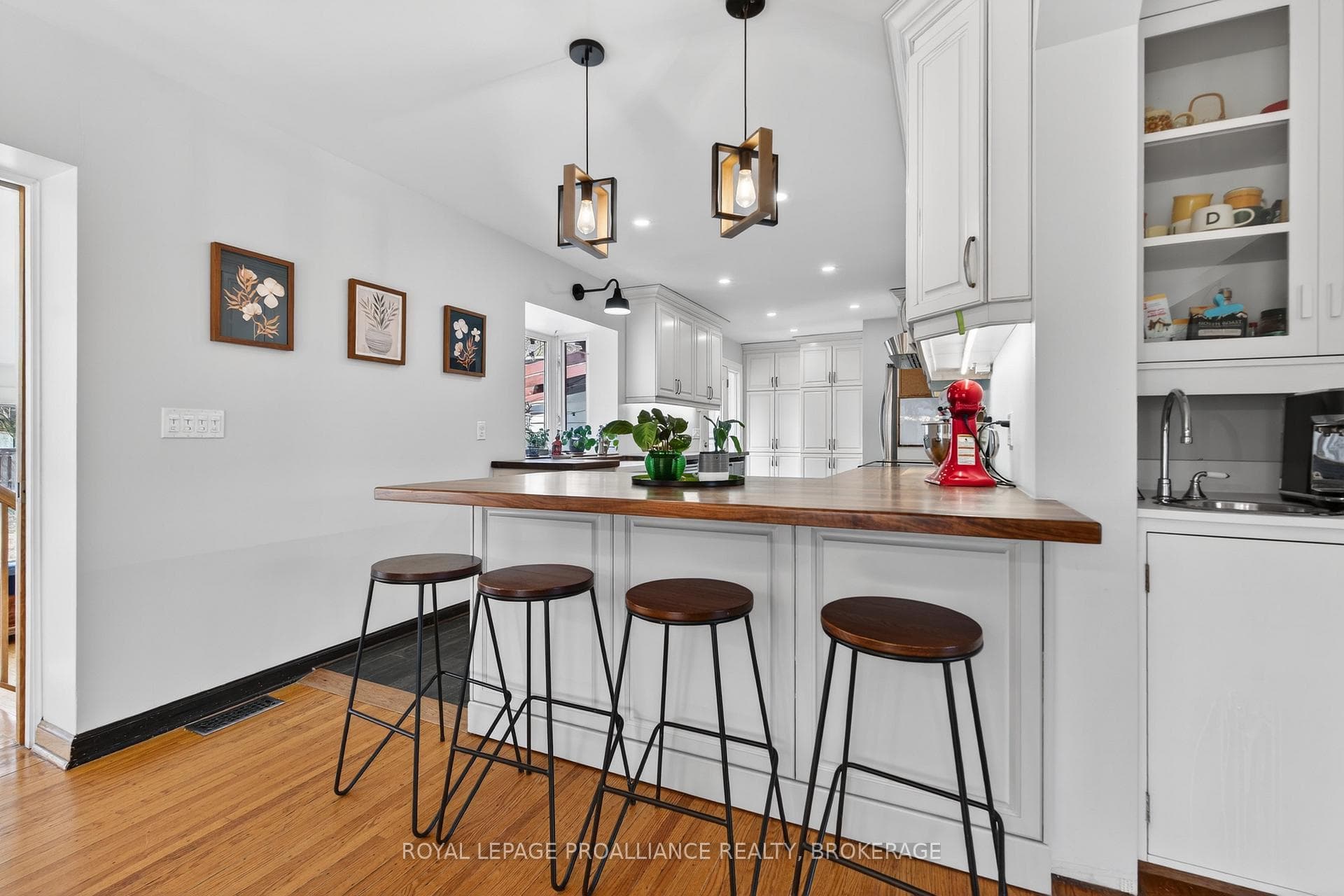 304 Willingdon Avenue photo 16