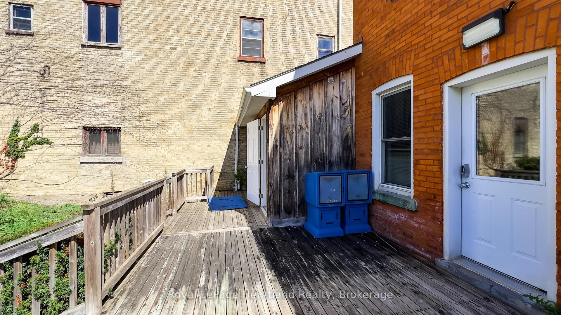 401 QUEEN Street photo 39