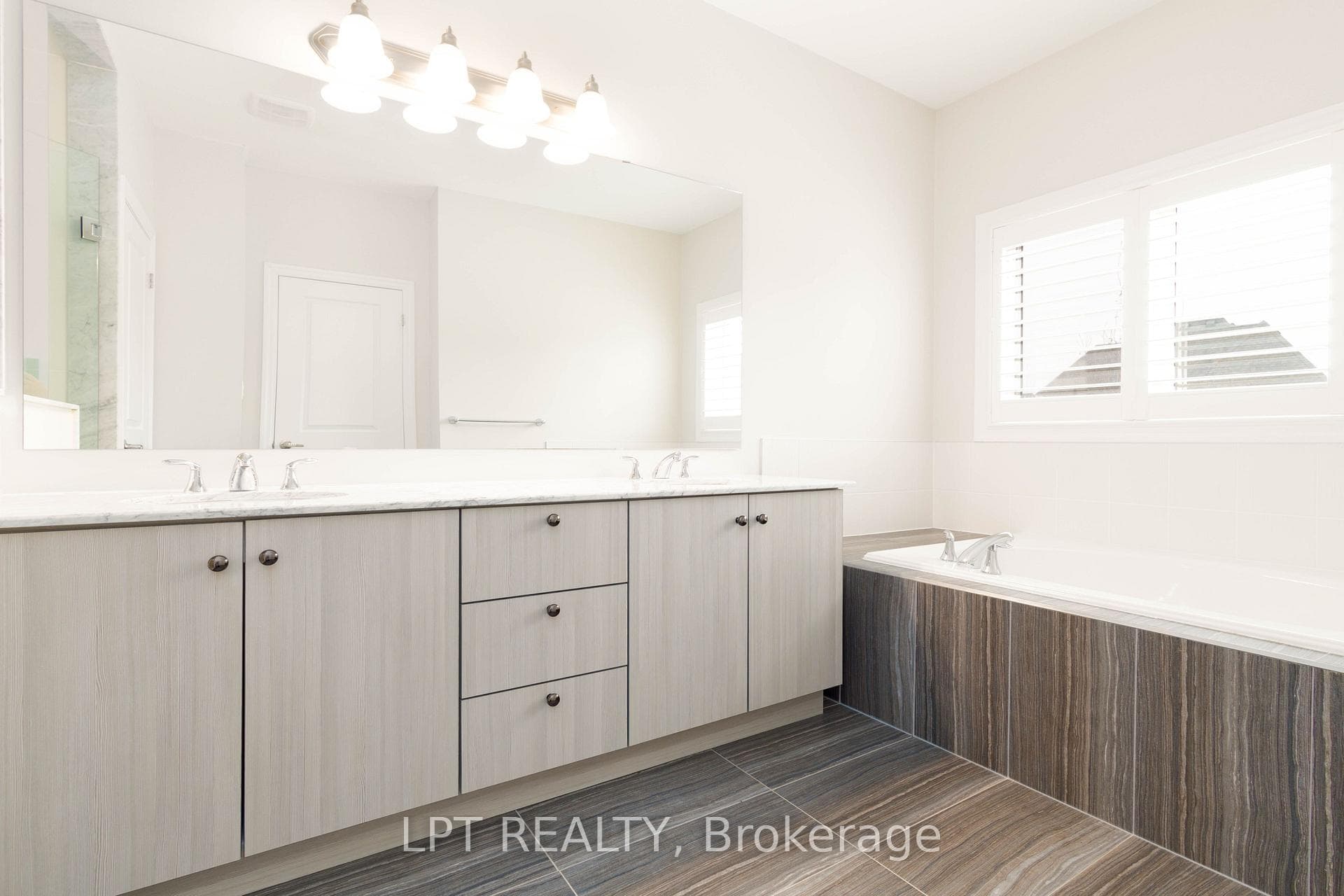 Luxurious Primary Ensuite
