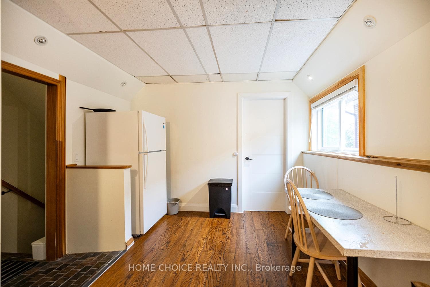 304 Nipigon Street photo 16