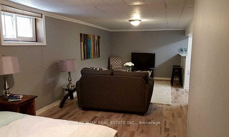 319 Weir Street photo 24