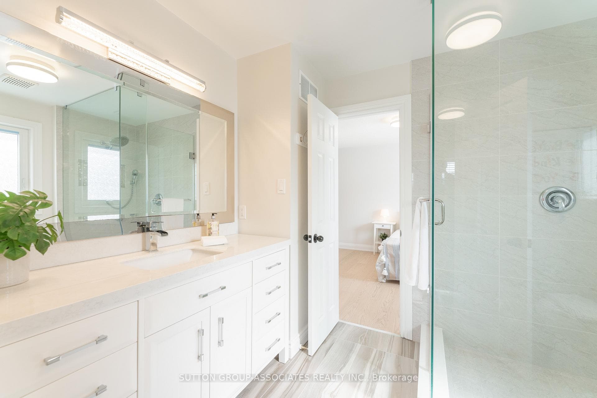 15 Guildford Circle photo 22