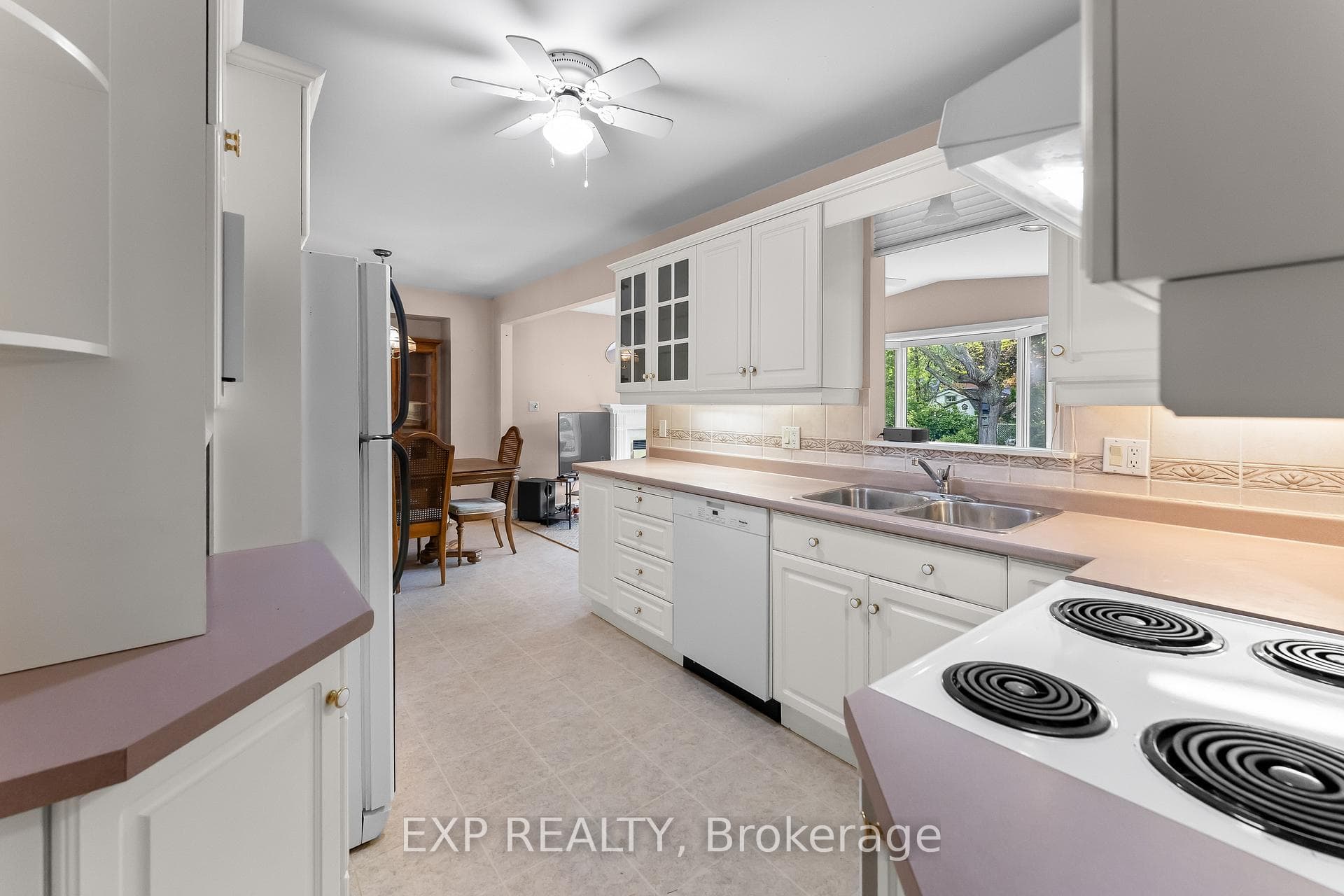 27 Mississauga Road photo 7