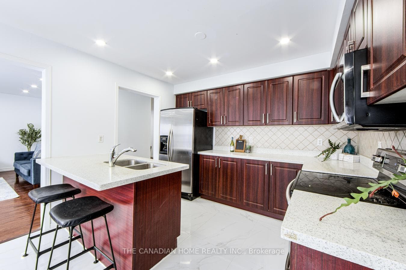 44 EARLSBRIDGE Boulevard photo 13