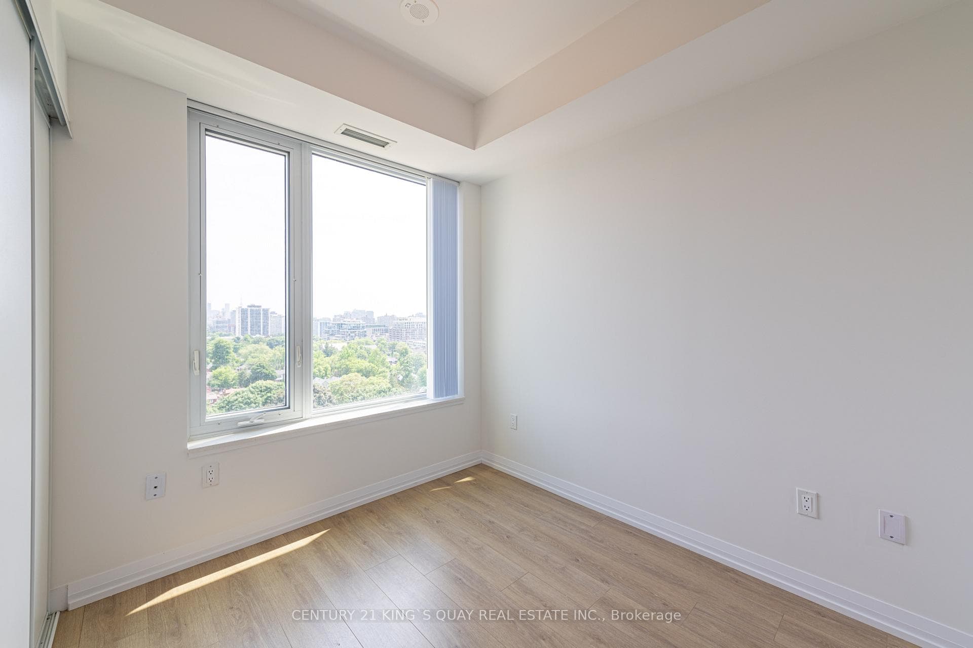 25 Holly Street Unit 1507 photo 8
