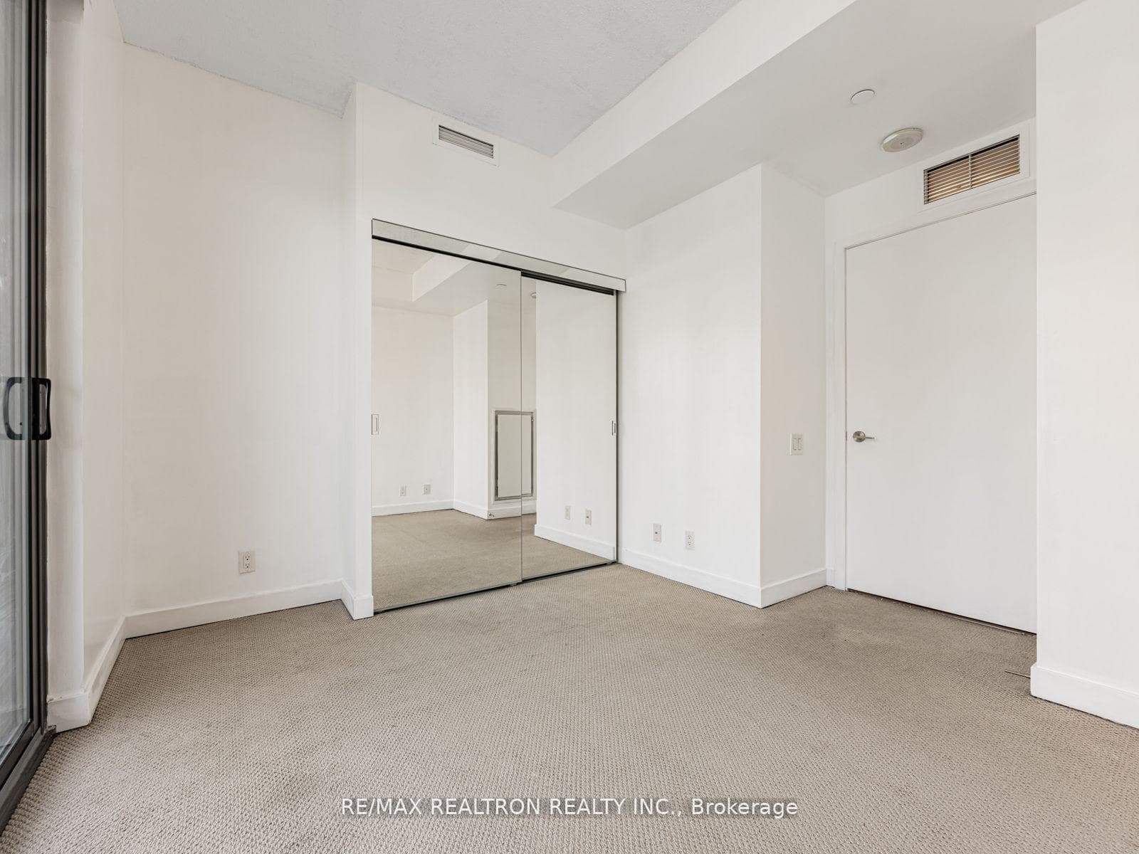 1815 Yonge Street Unit 1006 photo 20