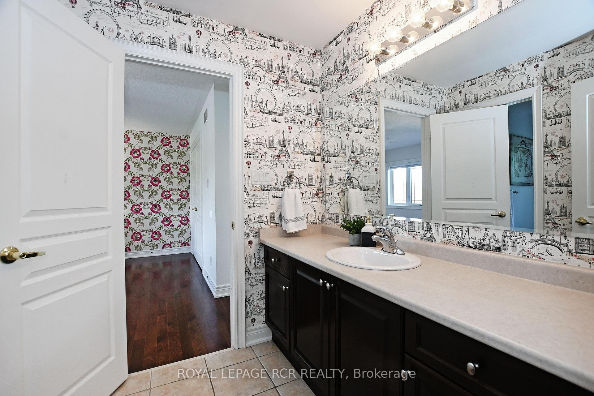 36 Soleil Boulevard photo 25