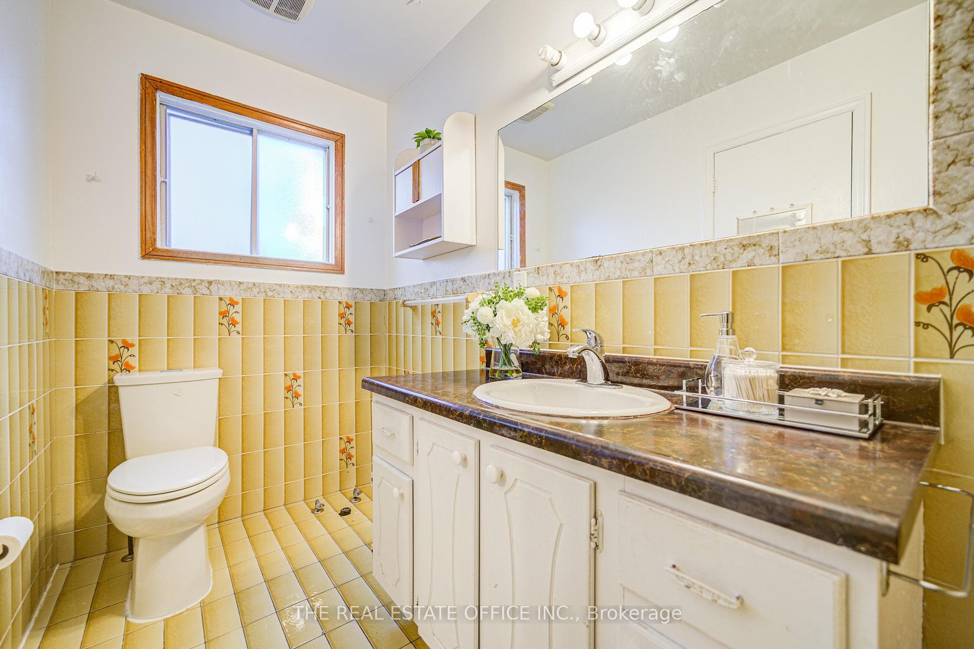 128 Fairglen Avenue photo 18