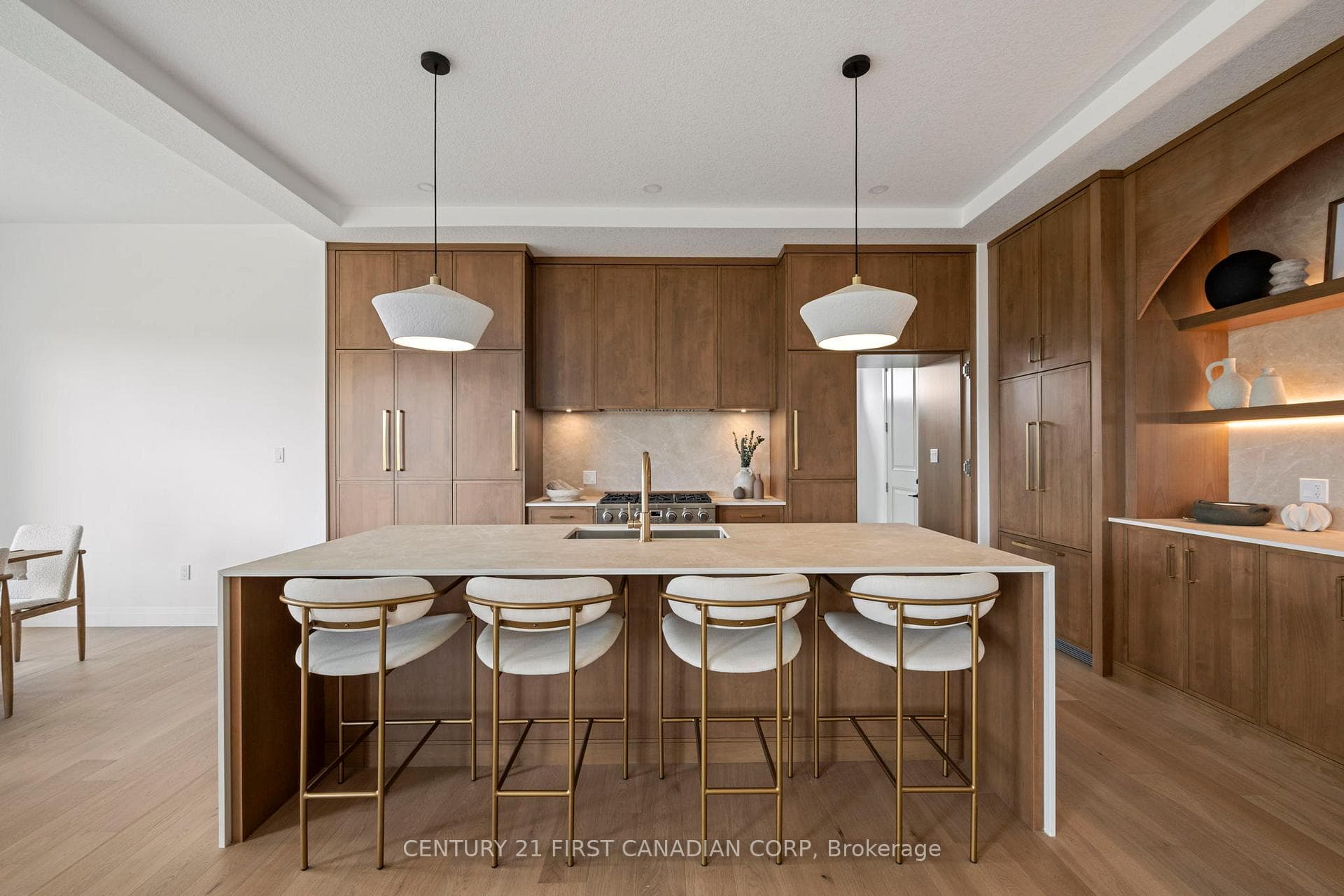 207 Foxborough Place photo 3