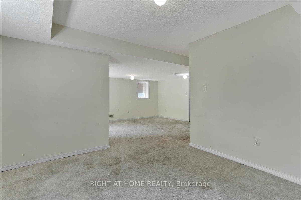 1011 Abram Court photo 32