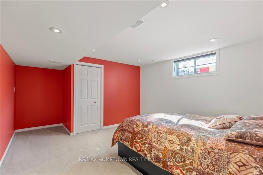 8406 KYLE Road photo 18