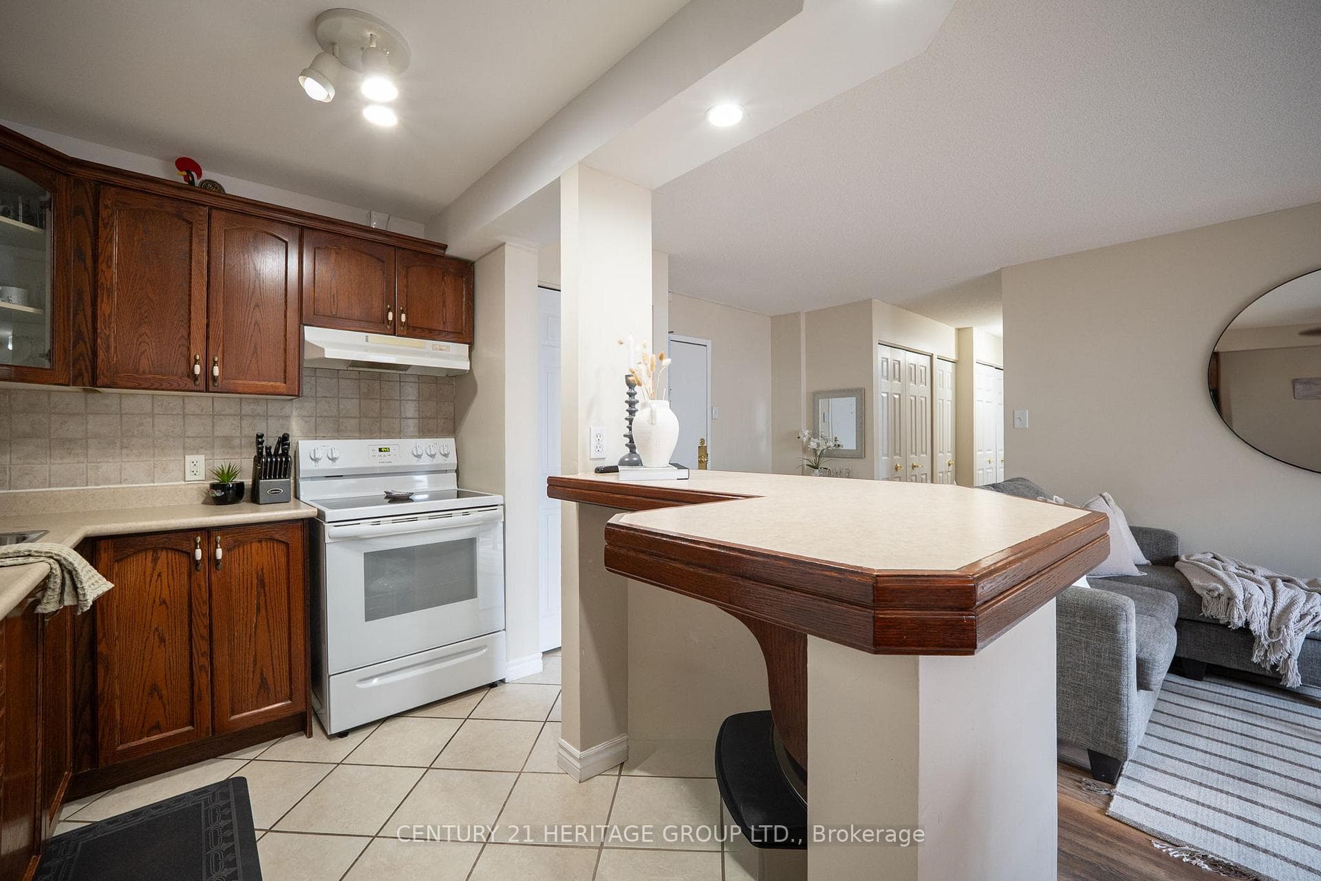 648 Grey Street Unit 203 photo 17