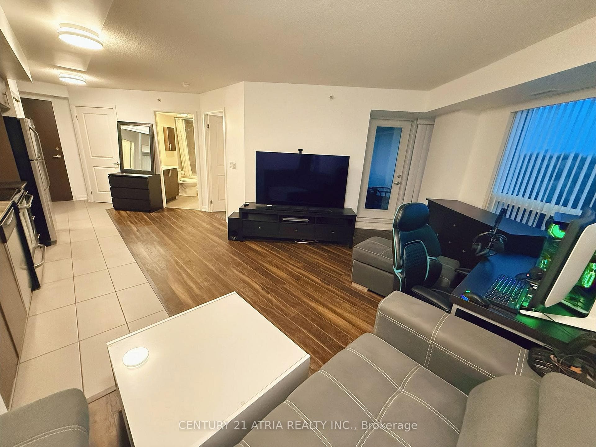 75 Norman Bethune Avenue Unit 310 photo 4
