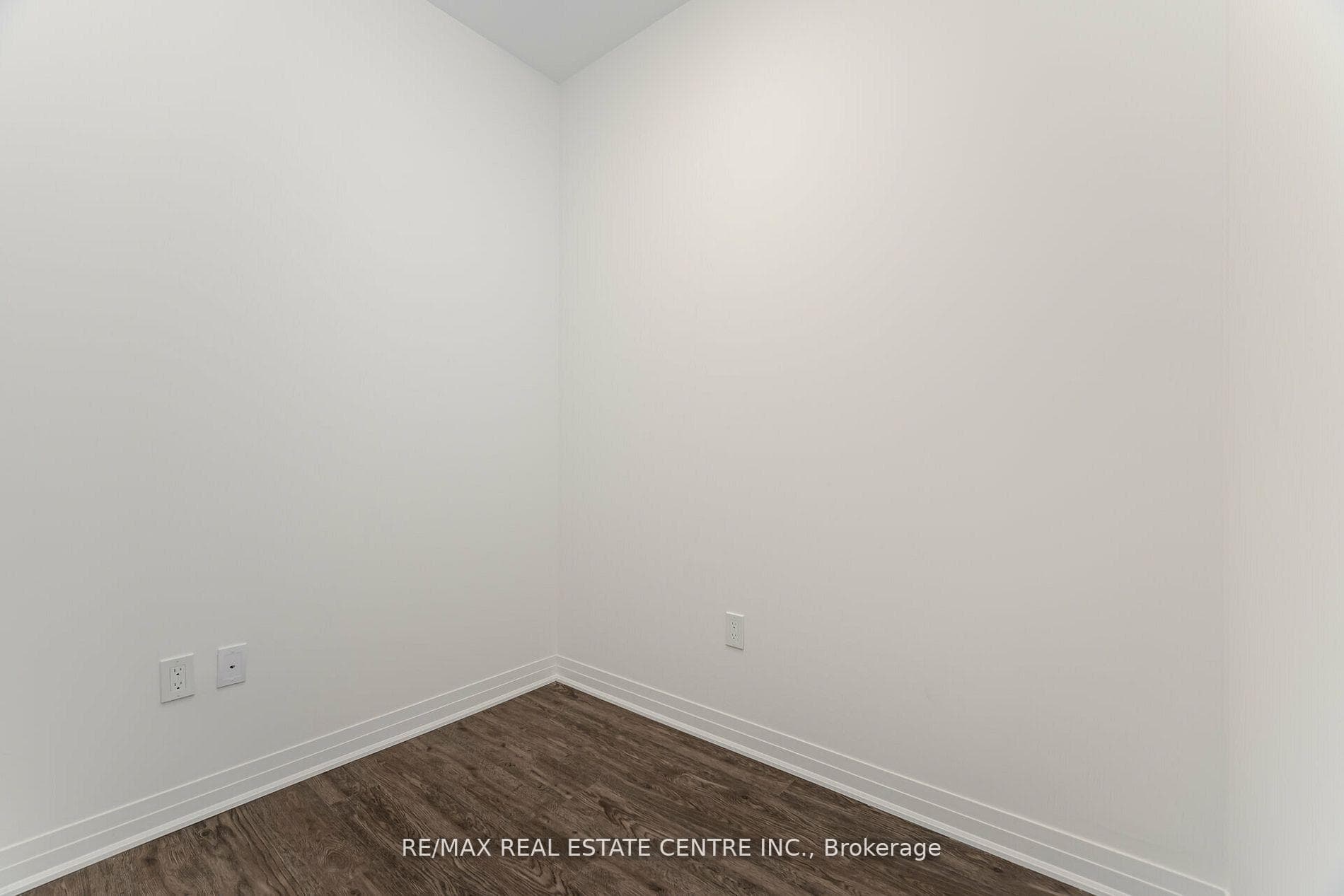 490 Gordon Krantz Avenue Unit 107 photo 18