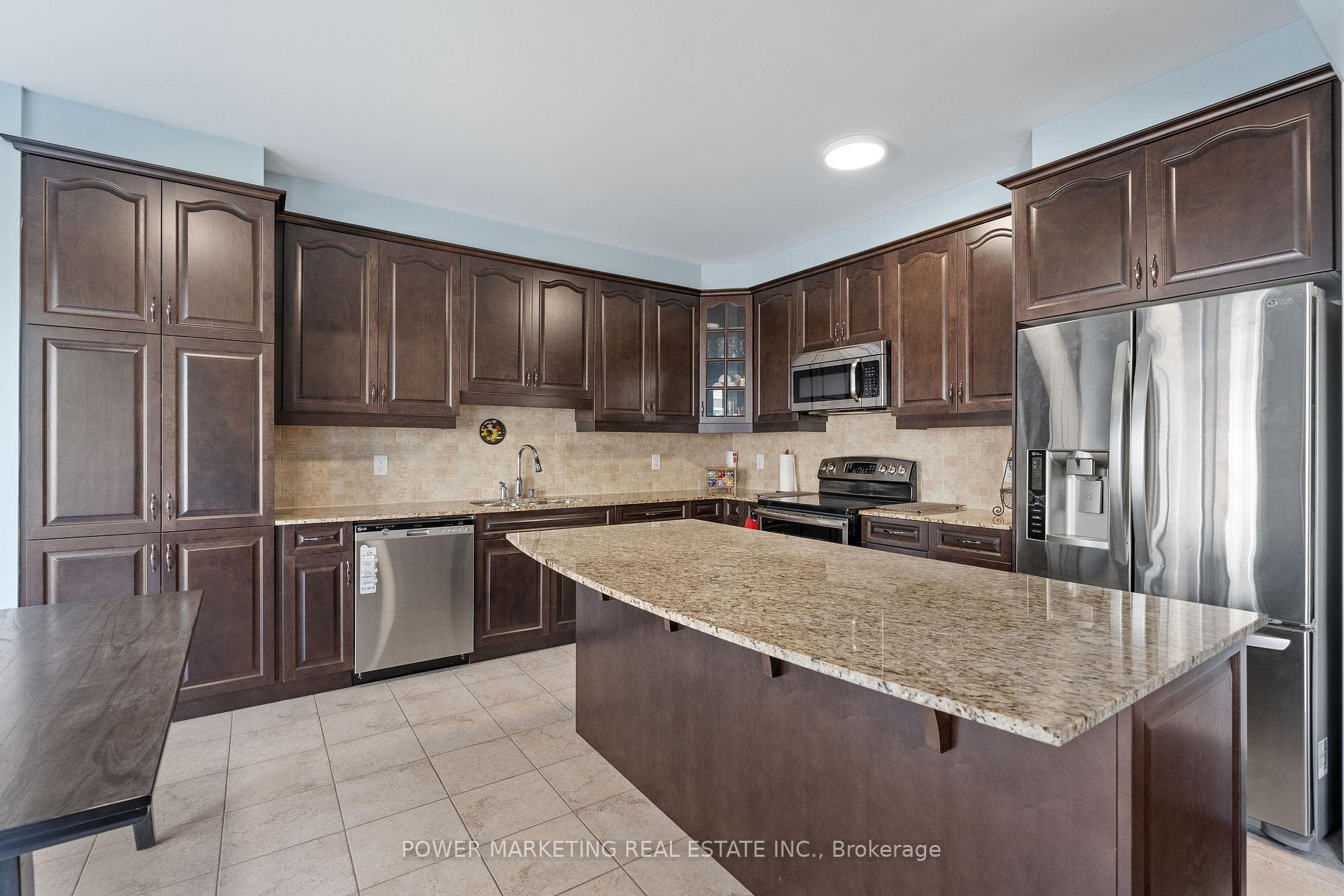 241 Rue Des Soldats Riendeau Street photo 17