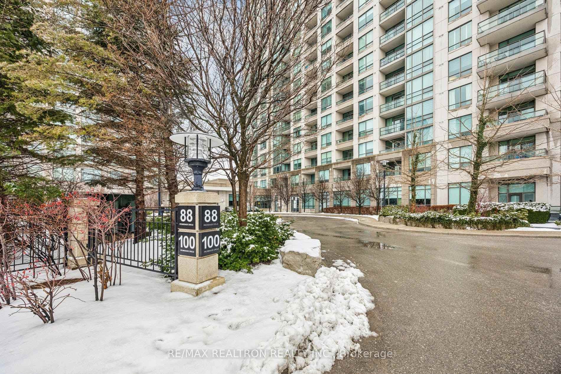 88 Promenade Circle Unit 302 photo 3
