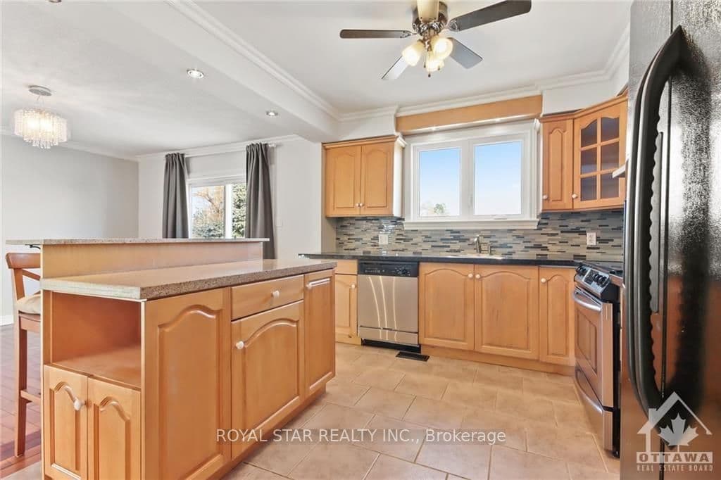 5925 PRINCE OF WALES Drive photo 6