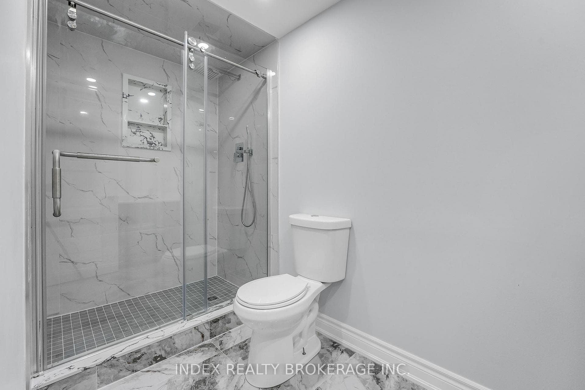 7 Panorama Crescent photo 32