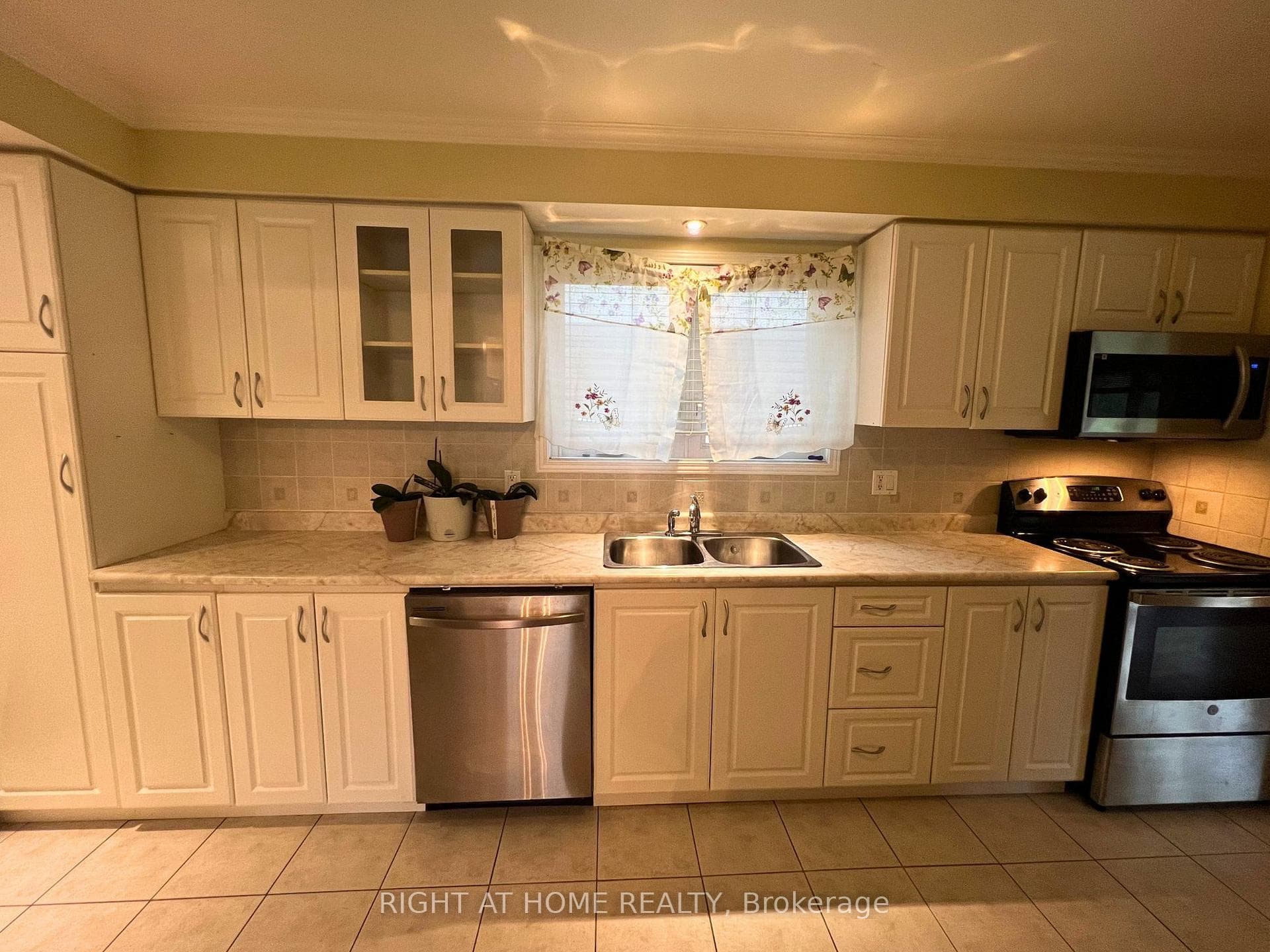 28 Curtis Crescent photo 8