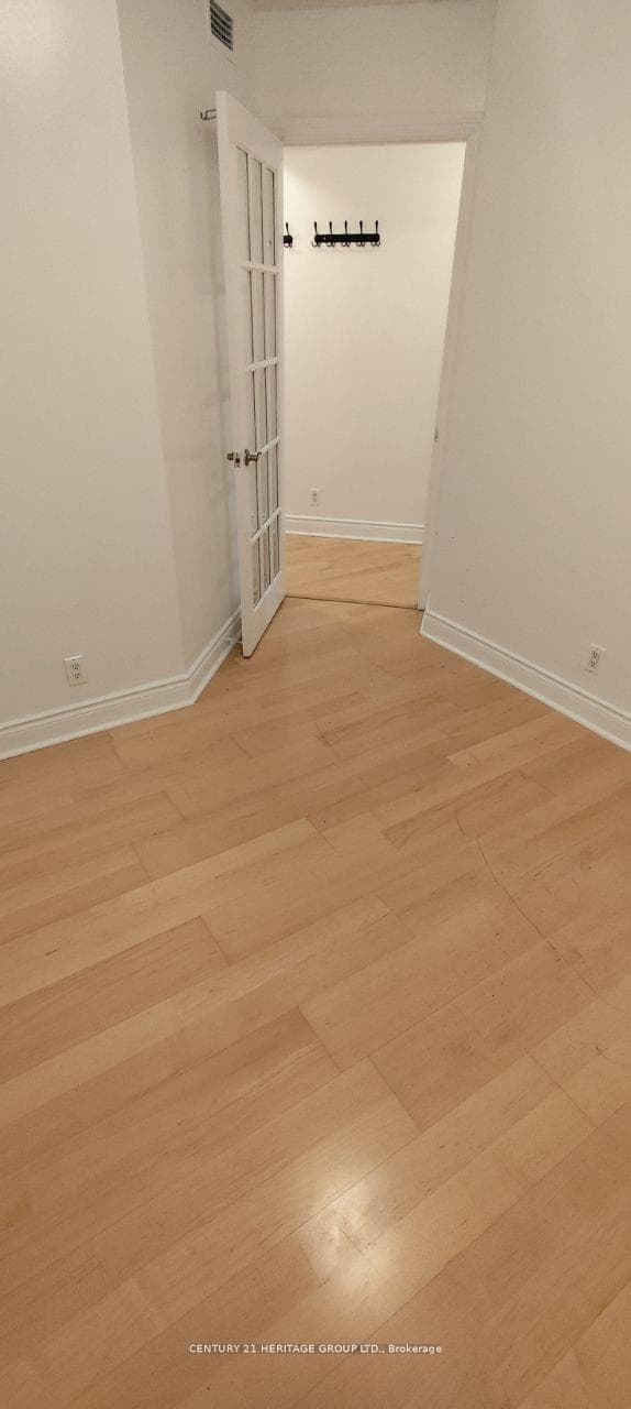78 Harrison Garden Boulevard Unit 514 photo 5