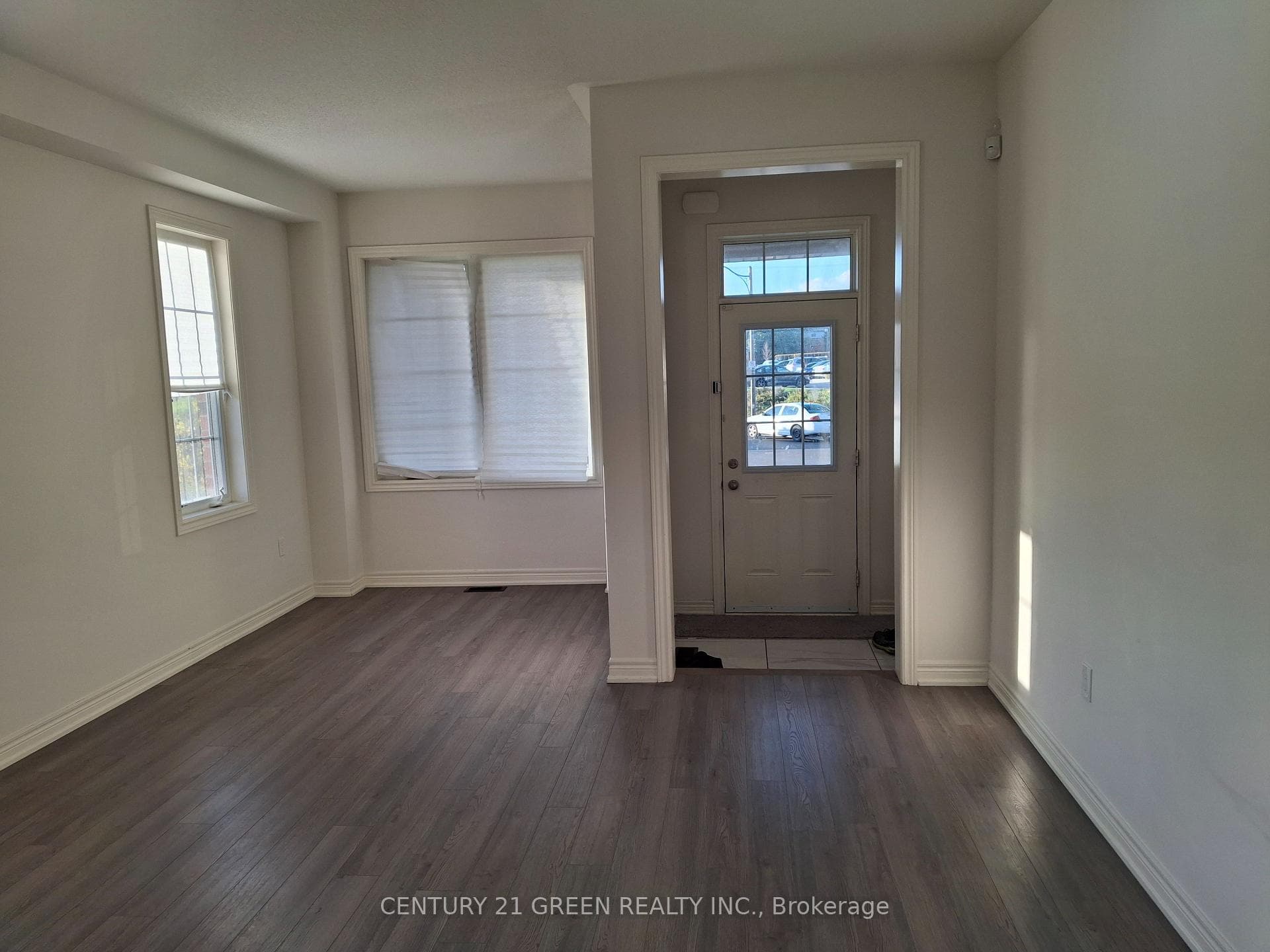 85 Riverwalk Drive photo 5