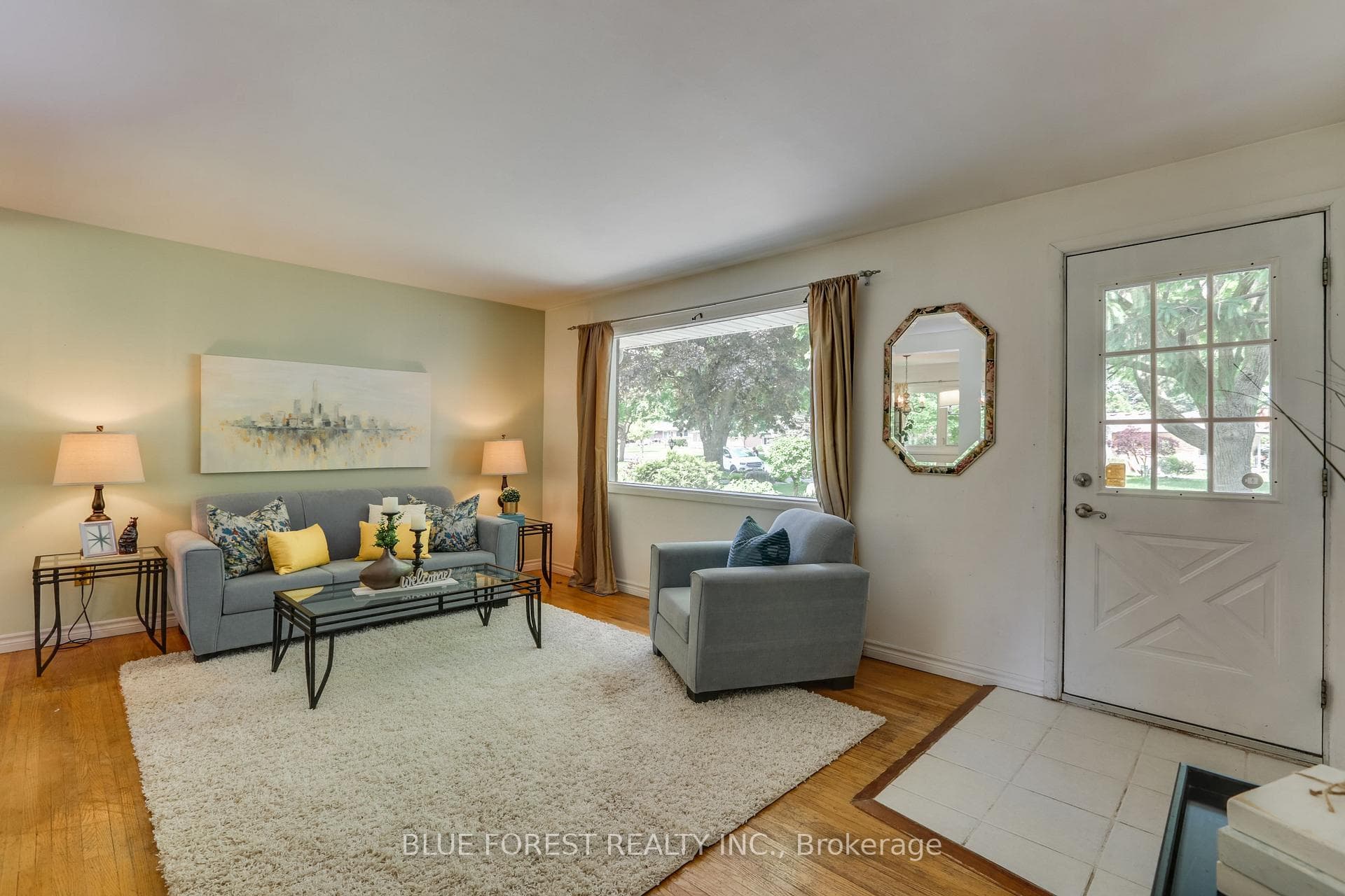 71 Pawnee Crescent photo 3
