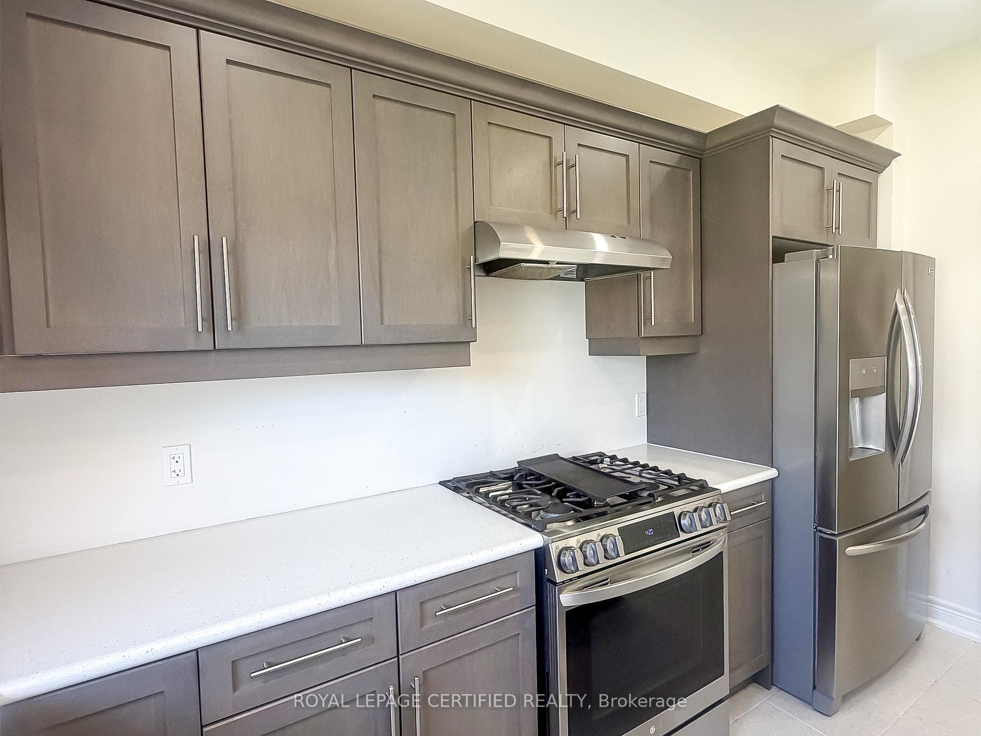 14 Overholt Drive photo 12