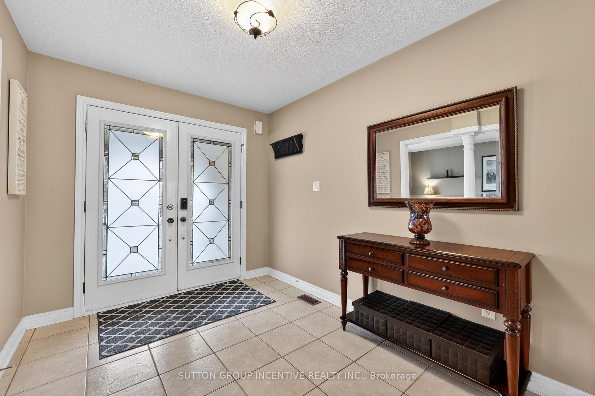 26 Prince Of Wales Drive photo 3