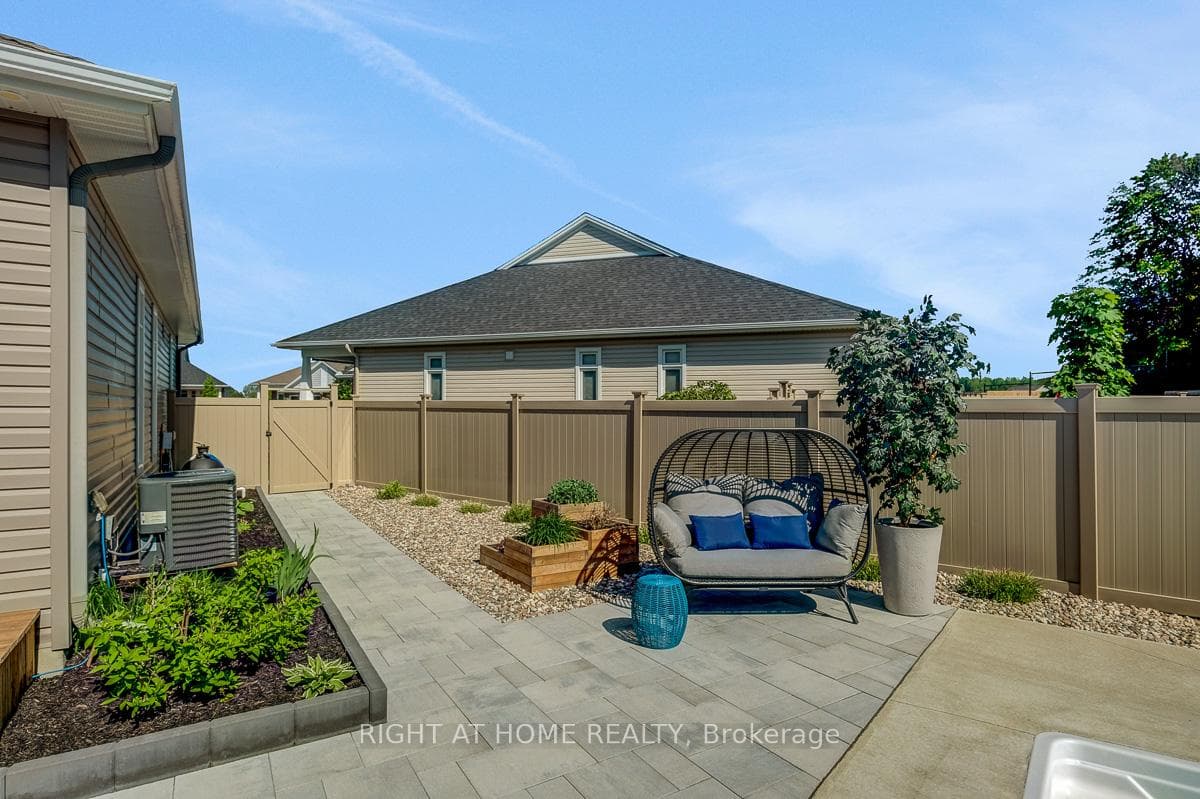 780 Keinouche Place photo 50