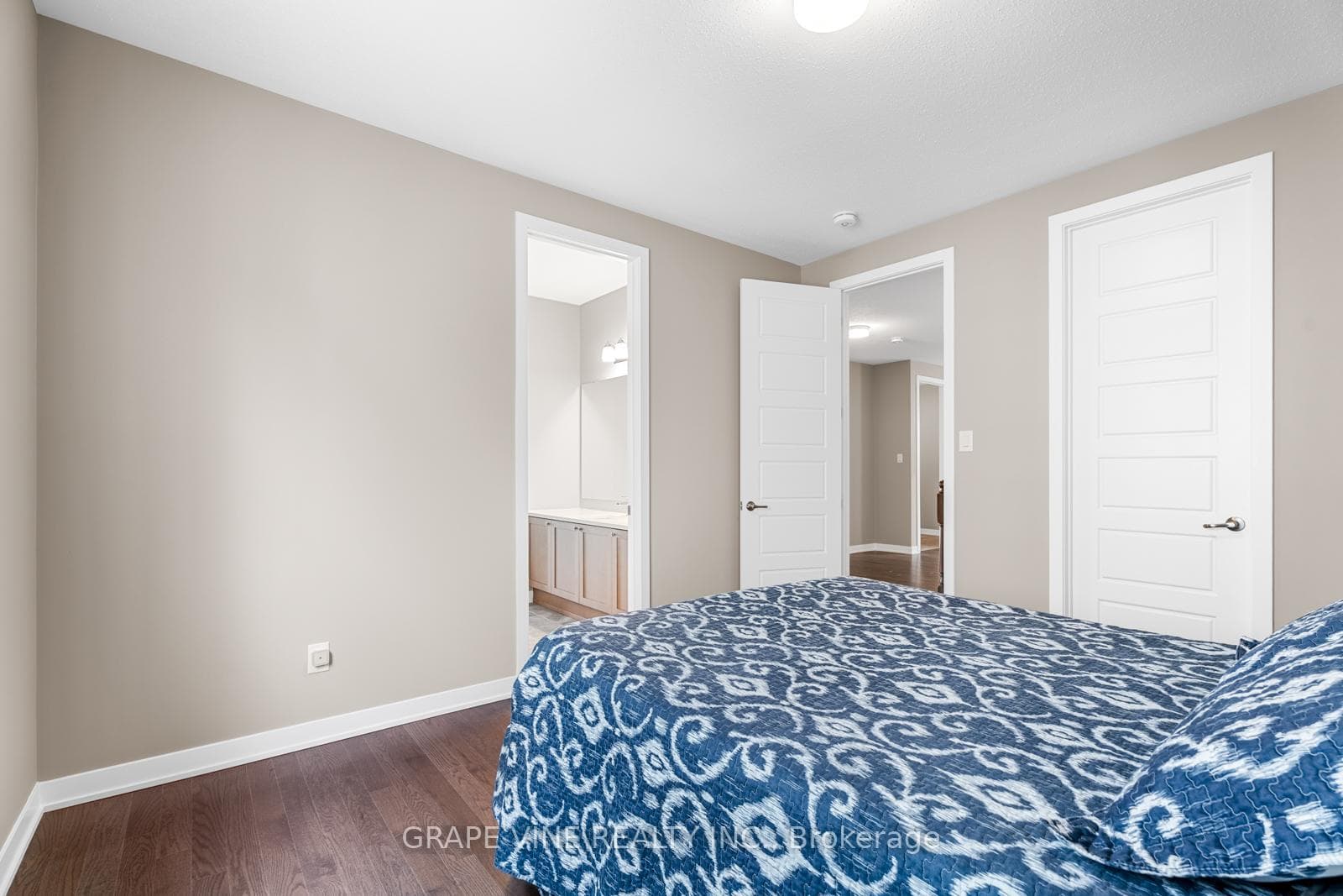 102 Green Ash Avenue photo 34