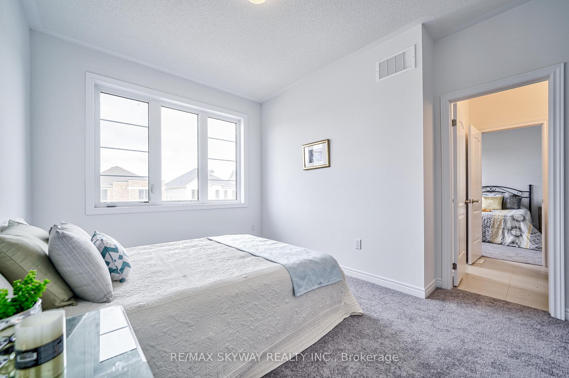 2073 Chris Mason Street photo 19