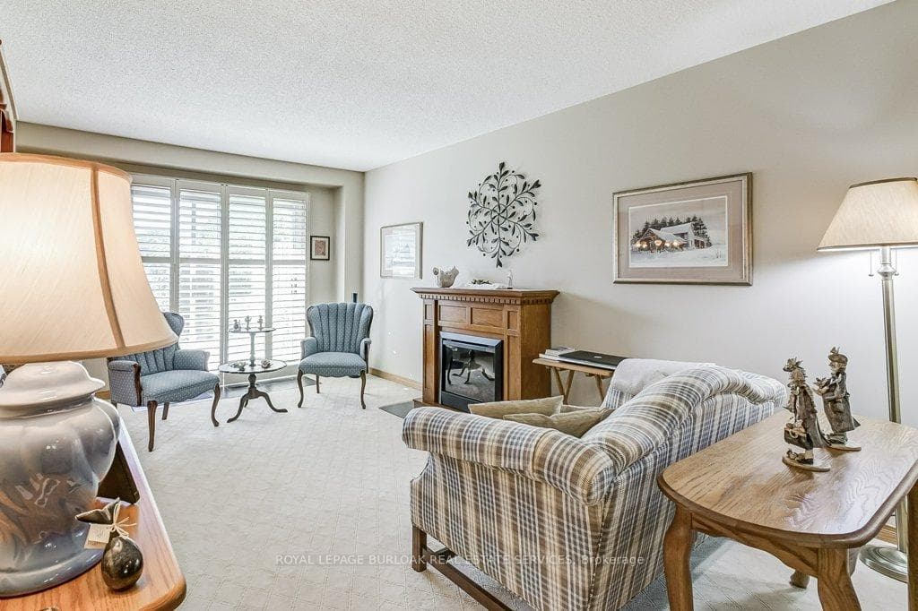 469 Woodview Road Unit 3 photo 7