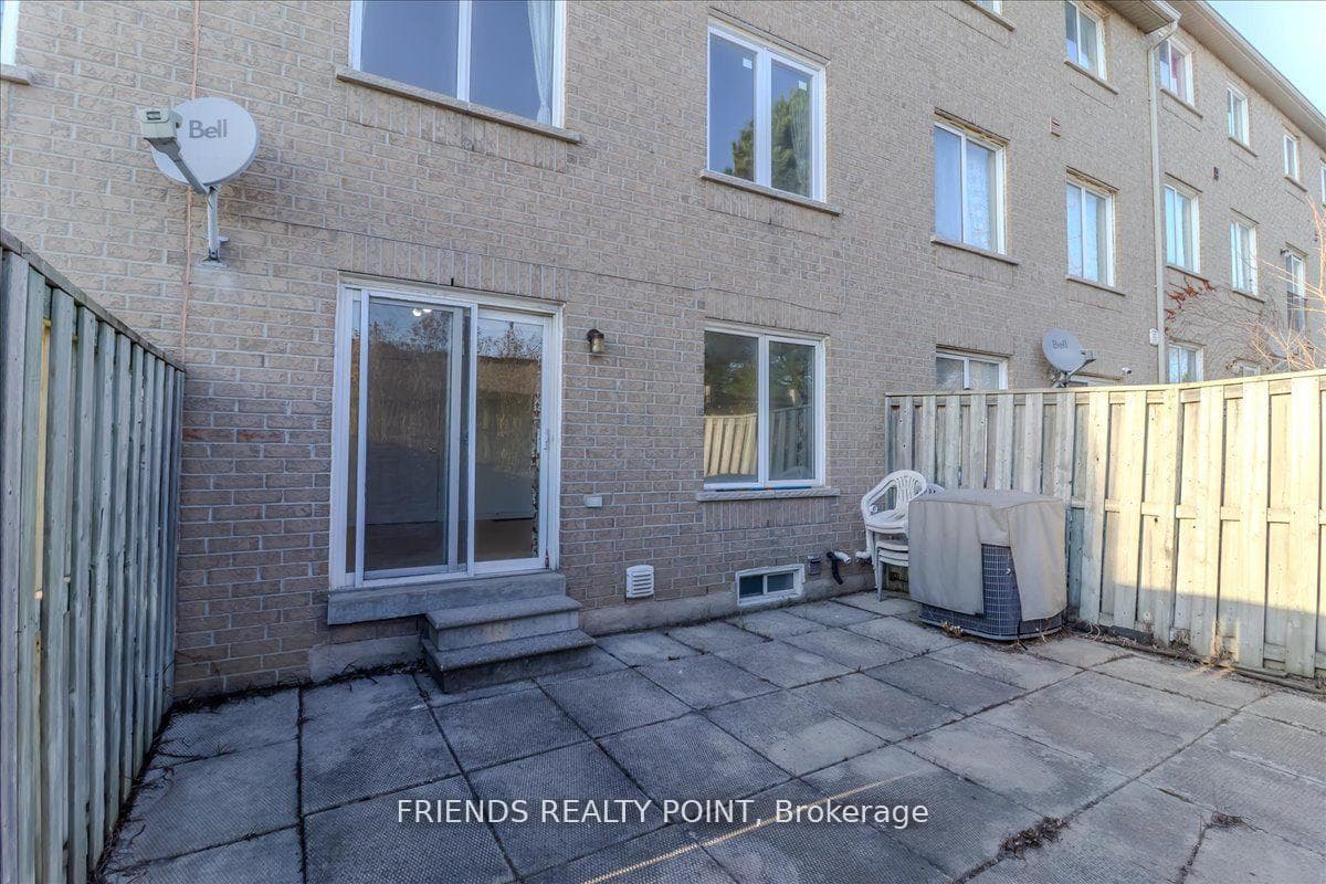 1075 Ellesmere Road Unit 5 photo 37