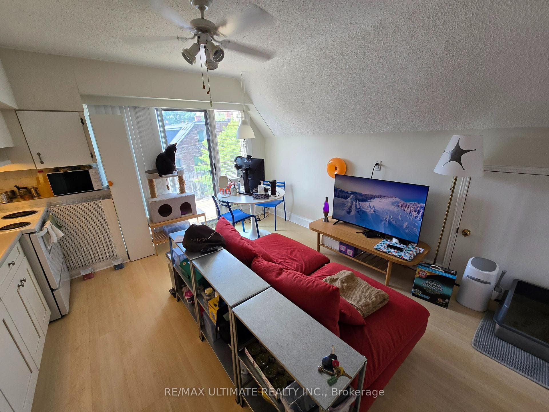 394 Sunnyside Avenue Unit 4 photo 2