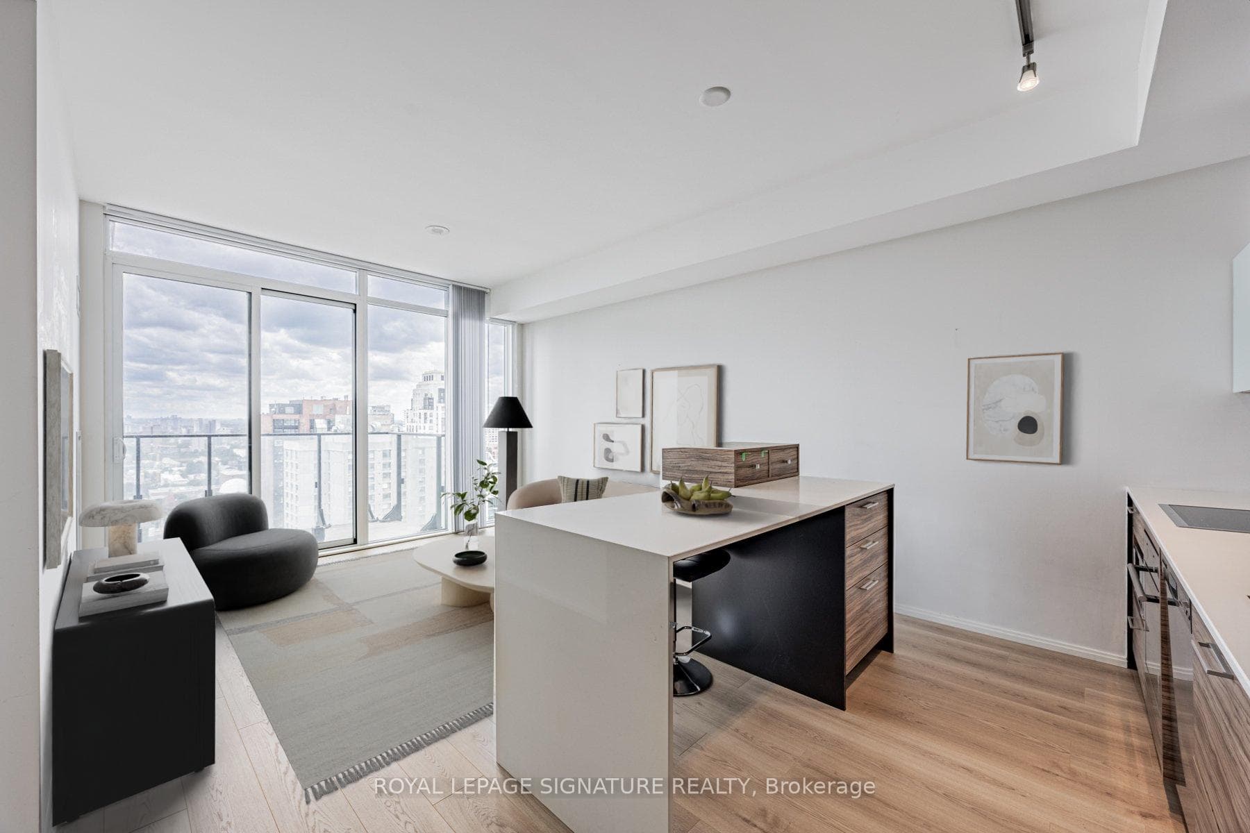 75 St. Nicholas Street Unit 2906 photo 3