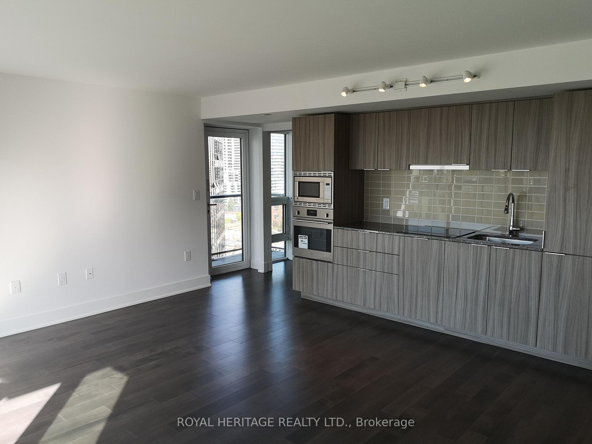 955 Bay Street Unit 2114 photo 3