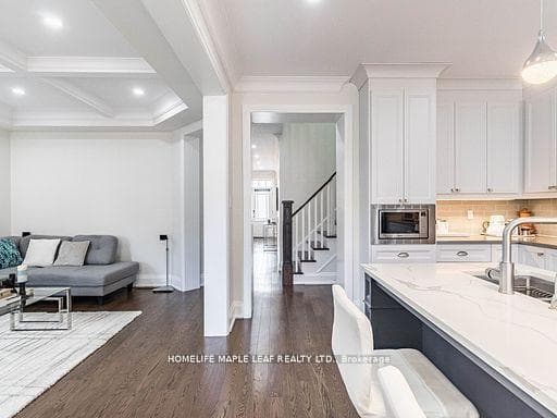 47 Hawke Crescent photo 21