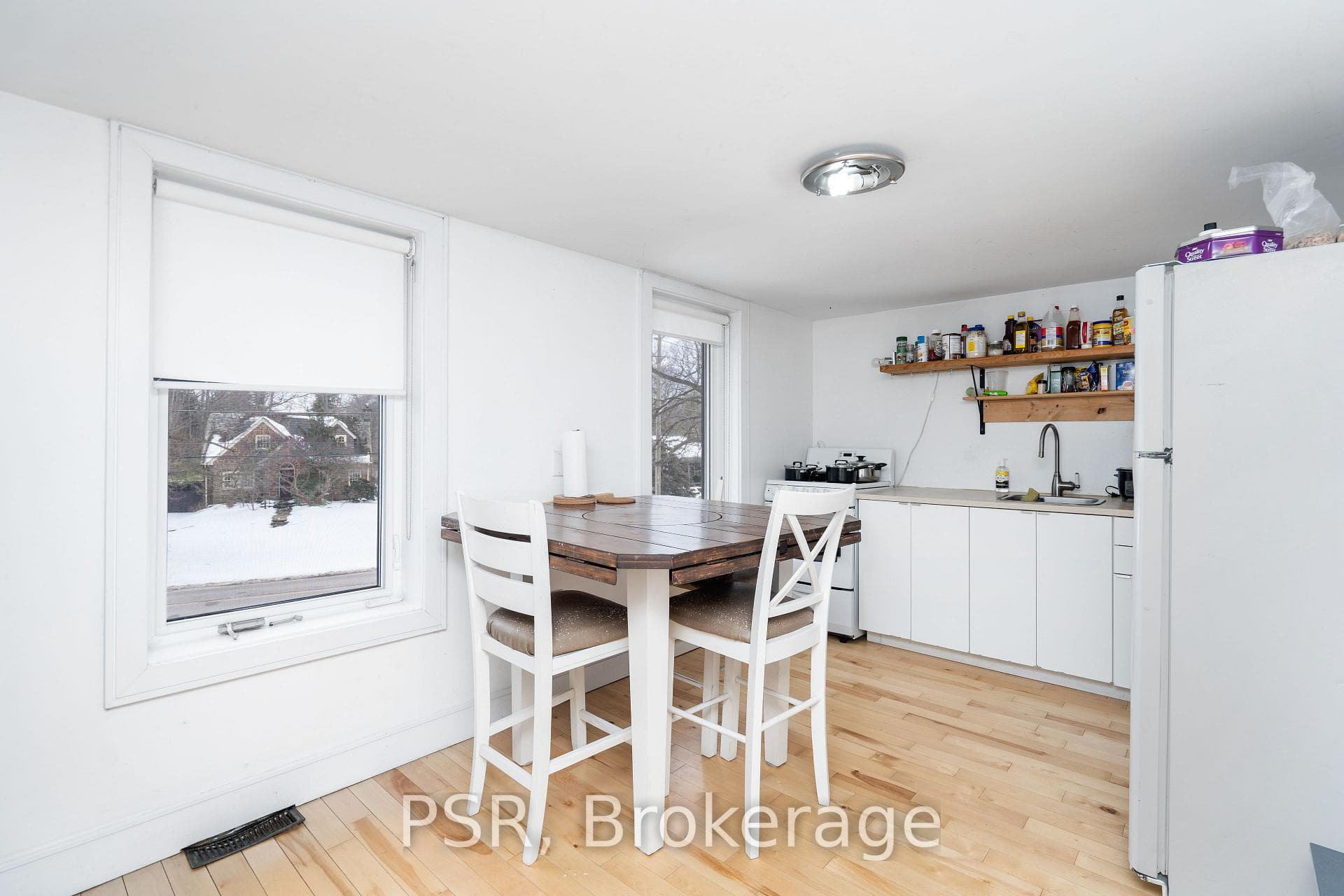 105 Mineola Road photo 24