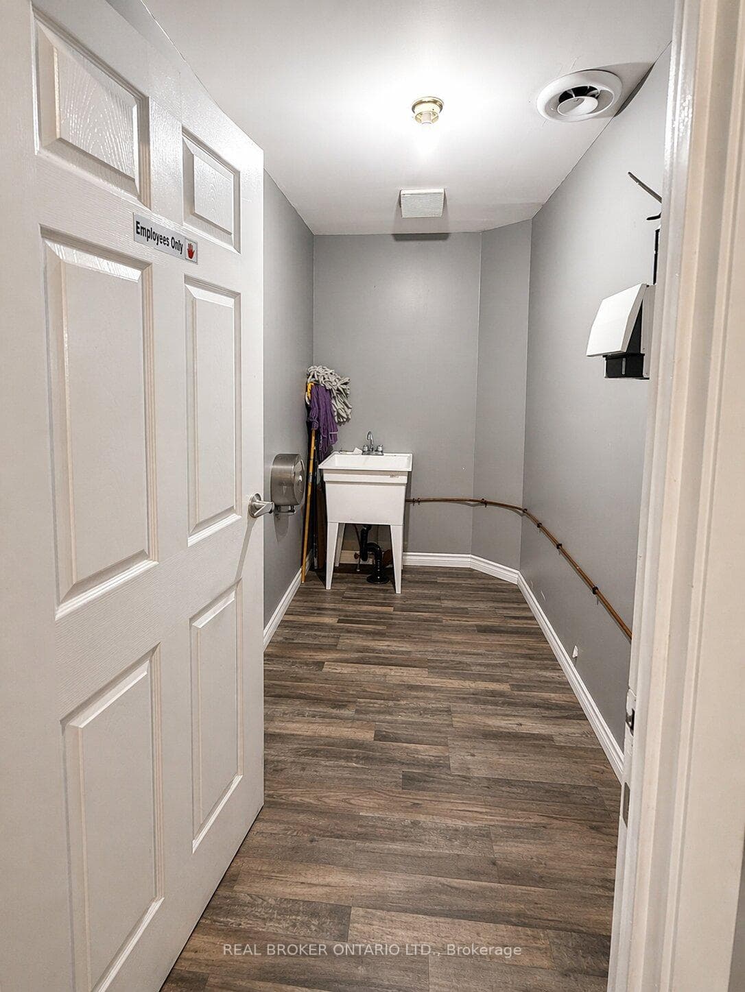 227 Bunting Road Unit i photo 6