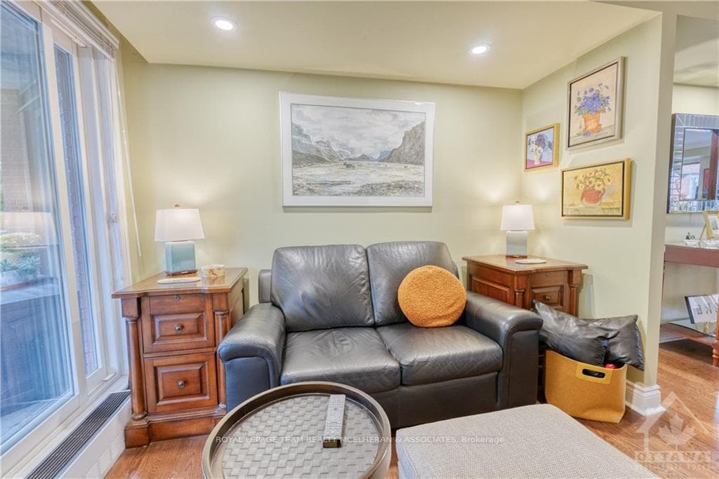 130 QUEEN ELIZABETH Drive Unit 204 photo 18