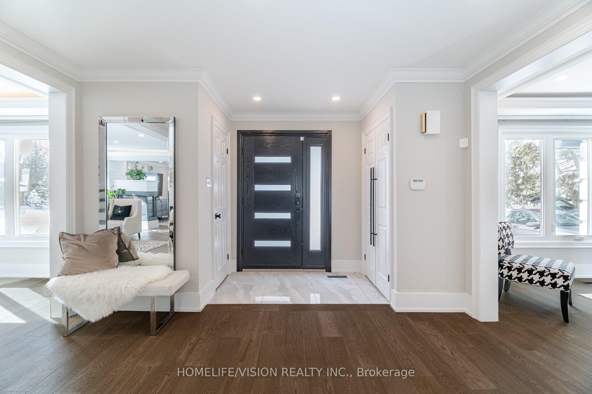 1298 Bunsden Avenue photo 4