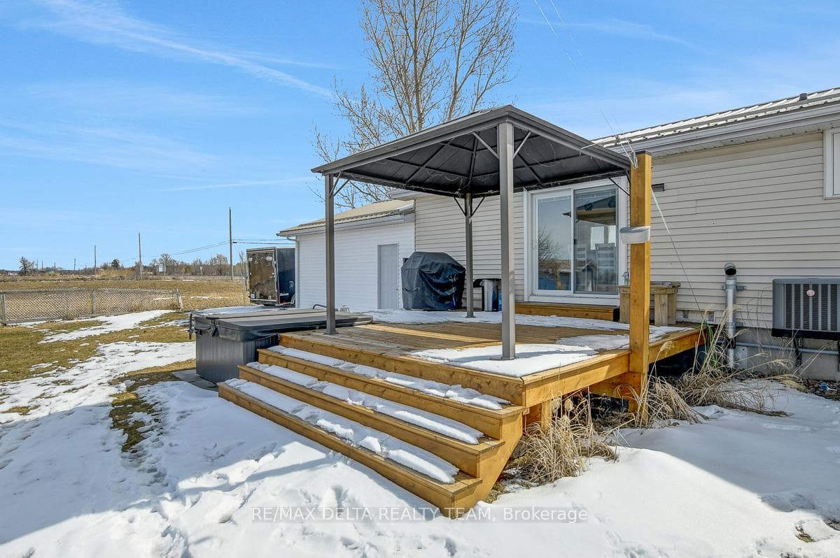 6591 Russell Road photo 38