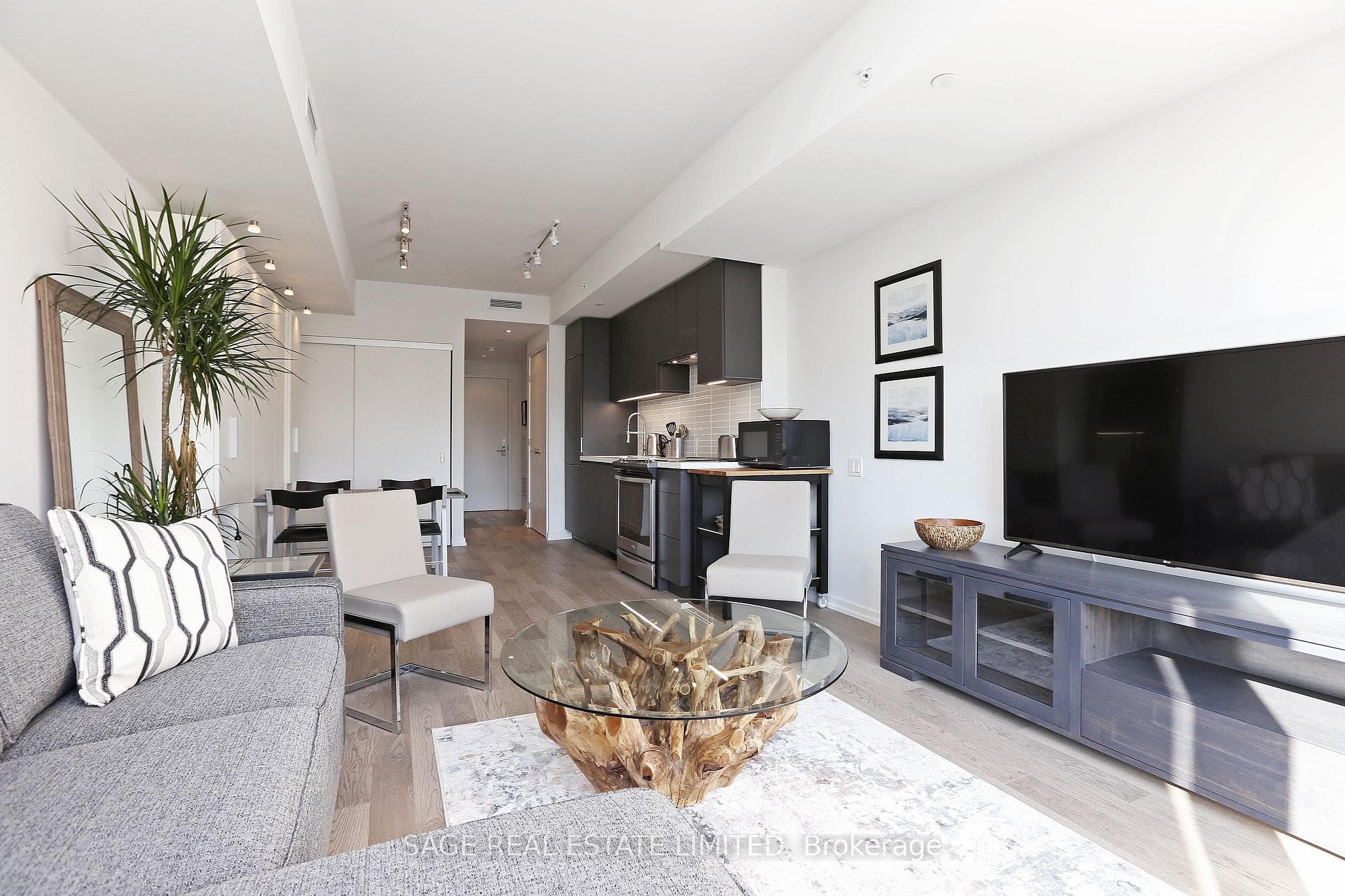 60 Colborne Street Unit 605 photo 3