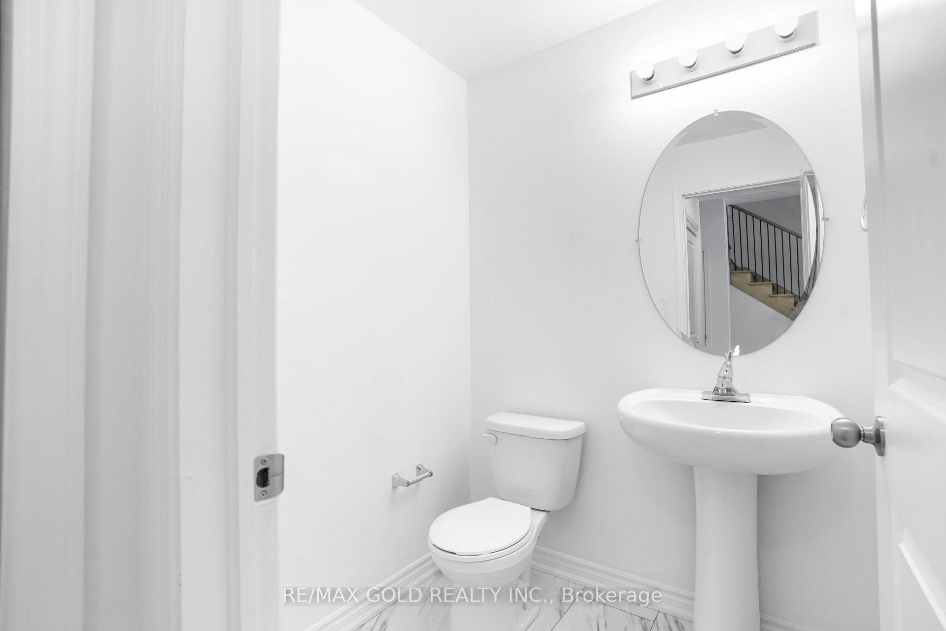222 Pilkington Street photo 7