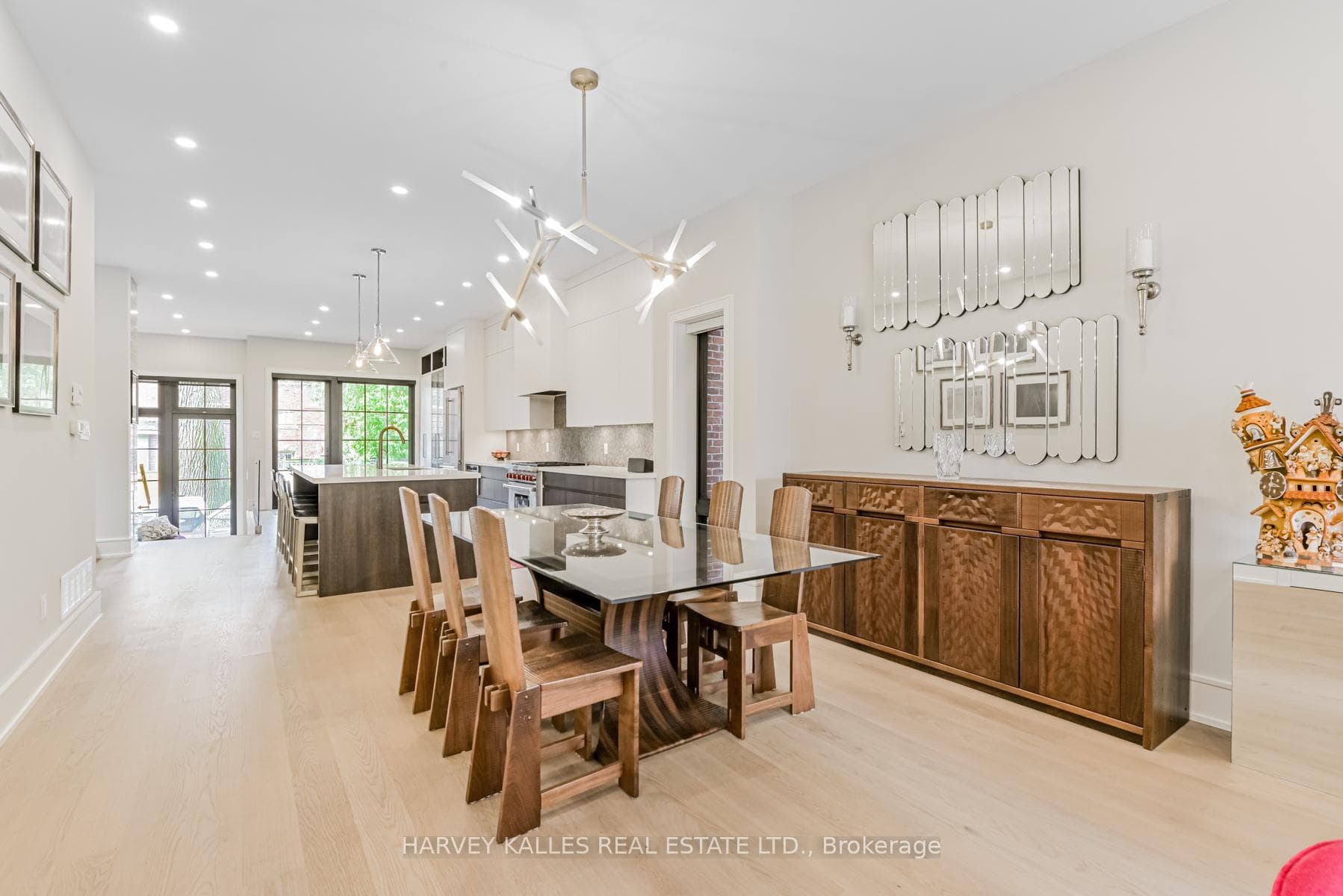 534 Russell Hill Road photo 4