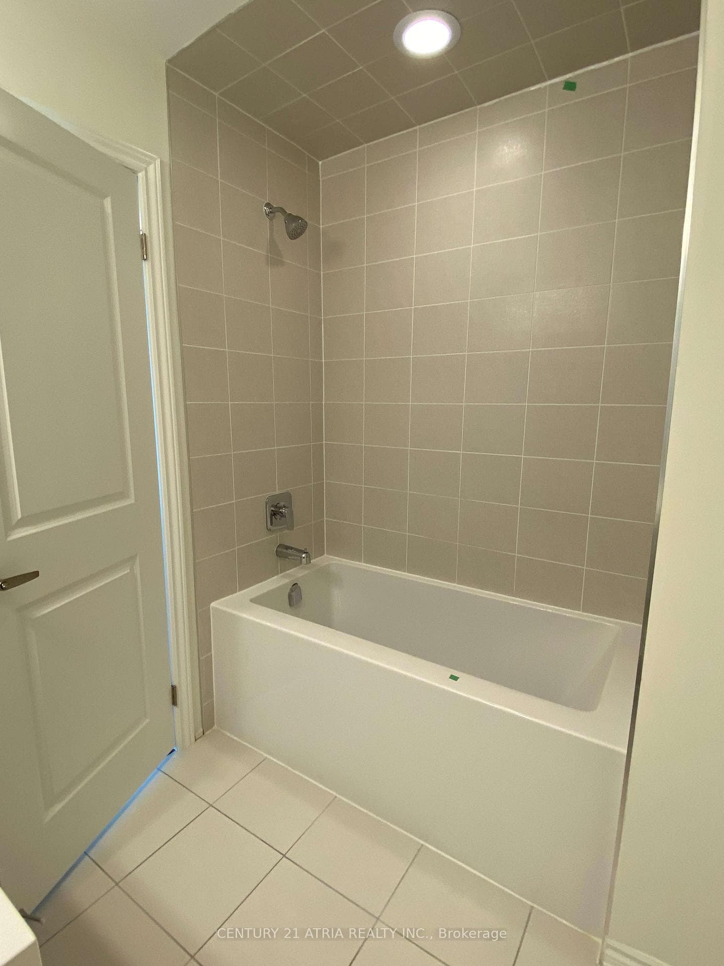 18 Thomas Frisby Jr Crescent photo 16