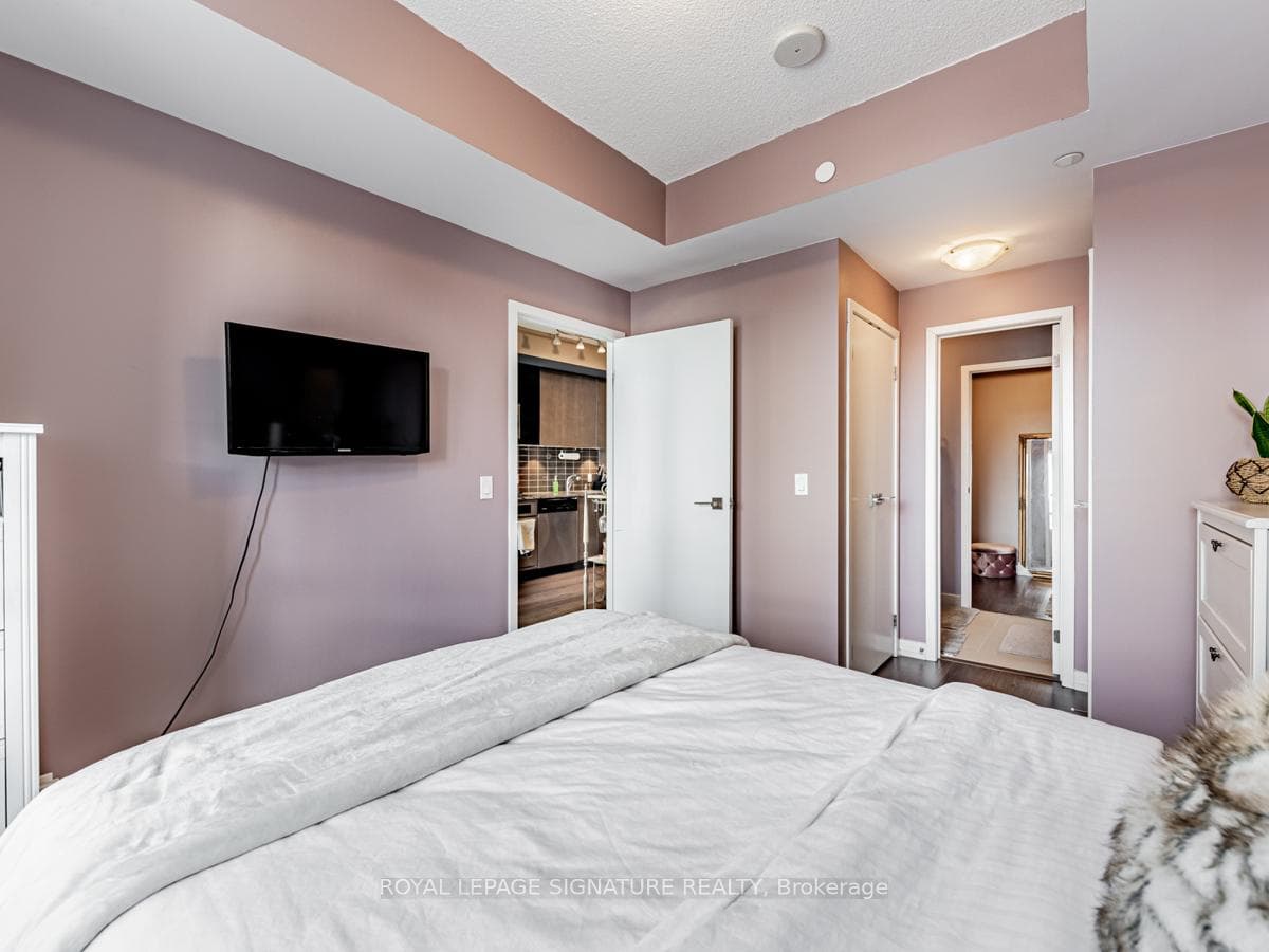 89 Dunfield Avenue Unit 1301 photo 26